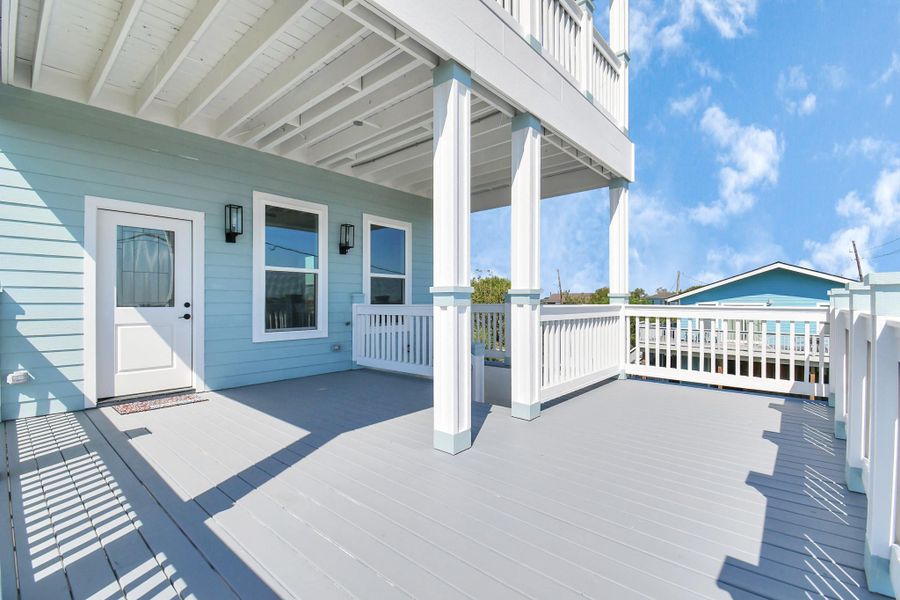 Exterior details and patio area of a home in , Dickinson (Image 25).