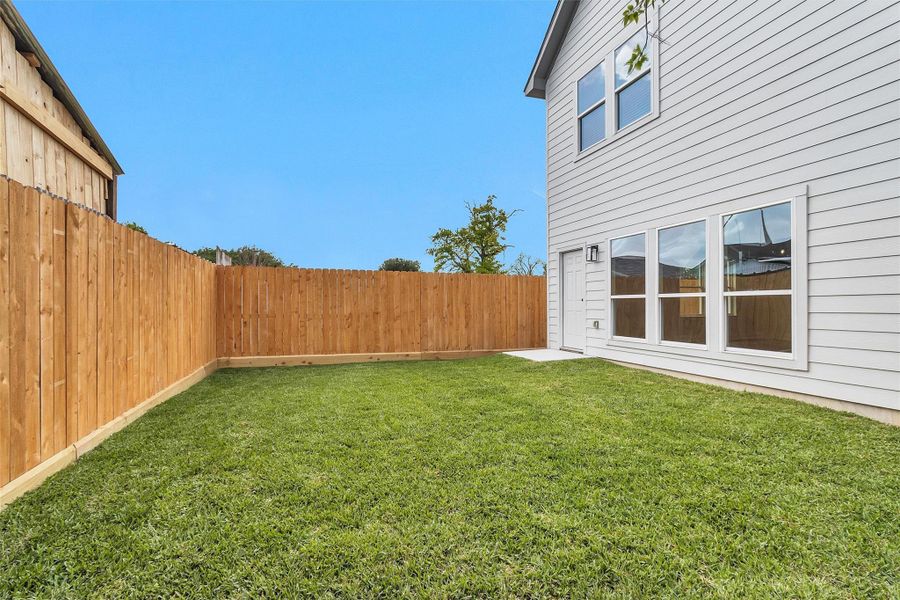 Exterior details and patio area of a home in , Houston (Image 23).
