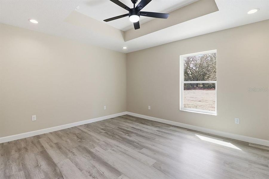 Spacious, unfurnished interior of a new home in , Citrus Springs (Image 18).