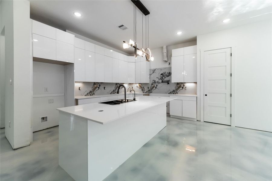 Furnished interior view inside a new home in , Huntsville (Image 6).