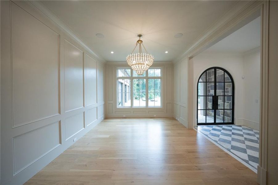 Spacious, unfurnished interior of a new home in Blue Heron Walk, Atlanta (Image 16).