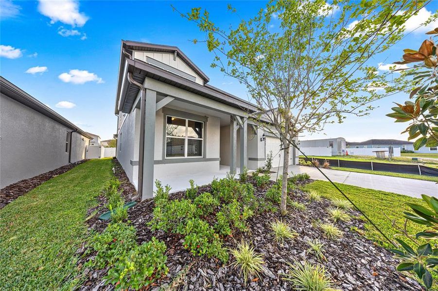Exterior details and patio area of a home in , Ocala (Image 27).