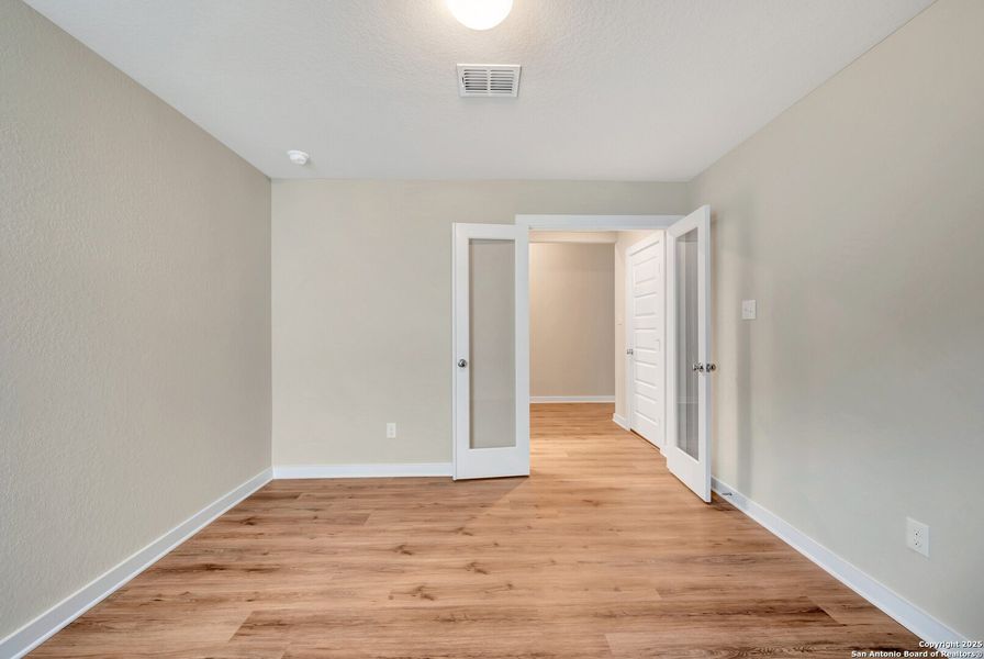 Spacious, unfurnished interior of a new home in Mesquite Ridge, San Antonio (Image 11). Spacious, unfurnished interior of a new home in Mesquite Ridge, San Antonio (Image 11).