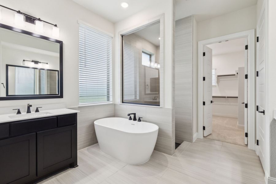 Representative furnished interior of a home built from the Alexandria by Chesmar Homes in Lakeway Estates, Waxahachie (Image 7).
