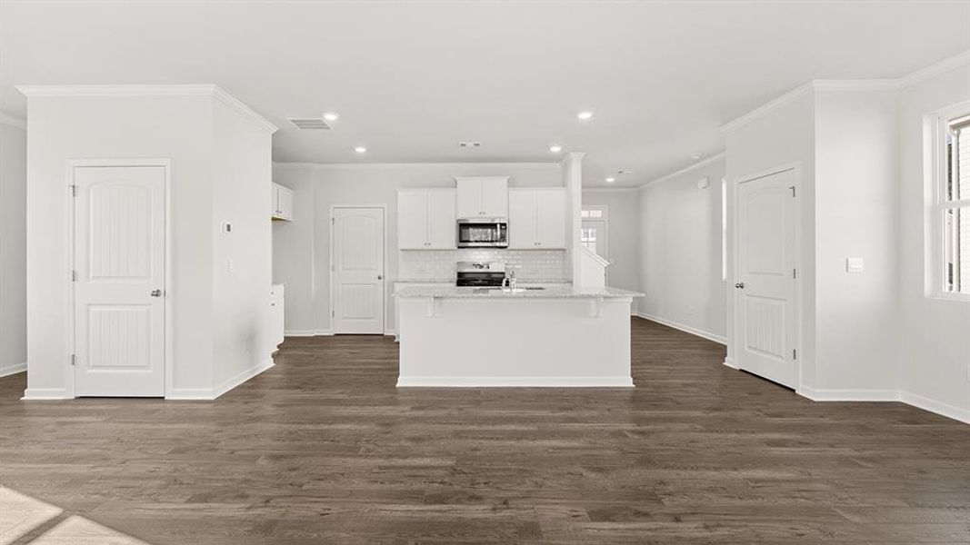 Spacious, unfurnished interior of a new home in Mableton Station, Mableton (Image 4).