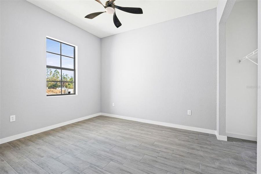 Spacious, unfurnished interior of a new home in , Punta Gorda (Image 25).