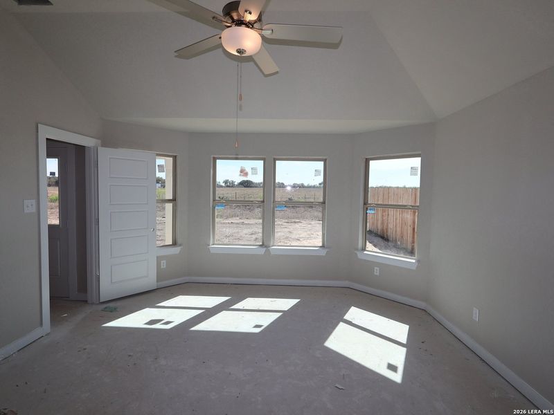 Spacious, unfurnished interior of a new home in Winding Brook, San Antonio (Image 15).
