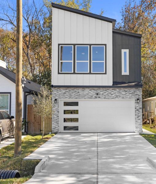 Front exterior of a new home in , Houston, TX, highlighting curb appeal (Image 24). Front exterior of a new home in , Houston, TX, highlighting curb appeal (Image 24).