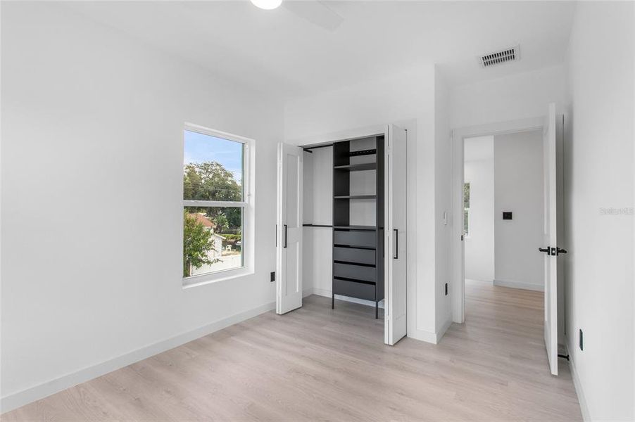 Spacious, unfurnished interior of a new home in , St. Petersburg (Image 22).