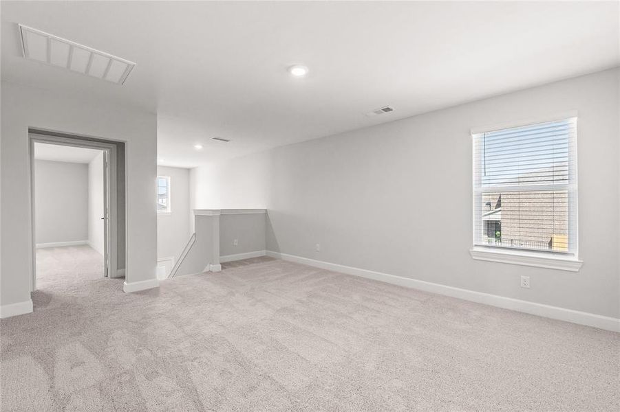 Spacious, unfurnished interior of a new home in Princeton Heights, Princeton (Image 4).