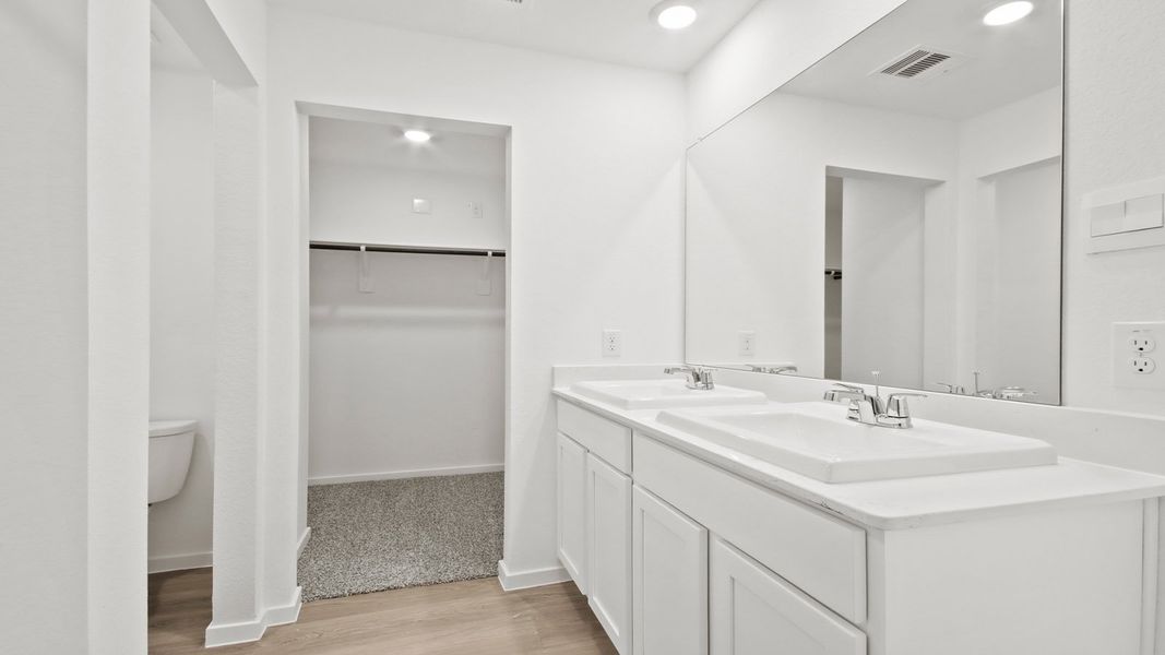 Furnished interior view inside a new home in Lake Conroe Cove, Willis (Image 6).