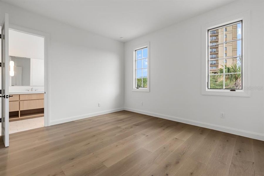 Spacious, unfurnished interior of a new home in , Orlando (Image 52).