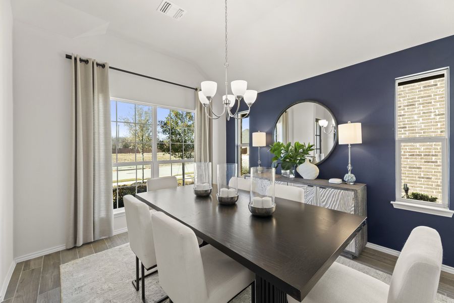 Representative furnished interior of a home built from the Concept 2065 by Risewell Homes in Summer Crest, Fort Worth (Image 33).