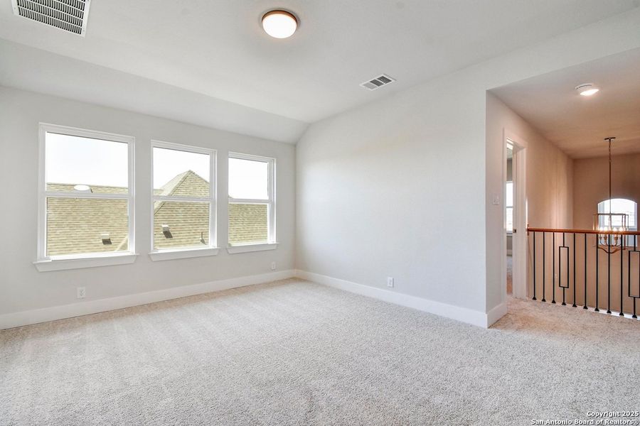 Spacious, unfurnished interior of a new home in Homestead, Schertz (Image 21).