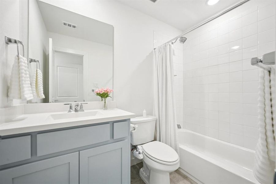 Furnished interior view inside a new home in , McKinney (Image 17).