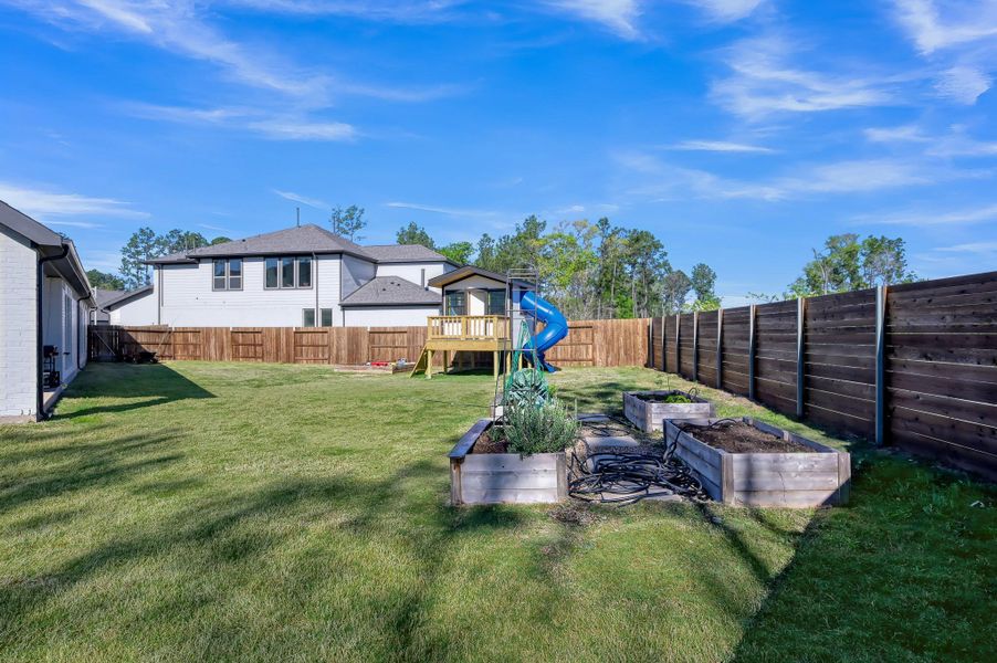 Find your favorite outdoor recreation all in this backyard! Find your favorite outdoor recreation all in this backyard!