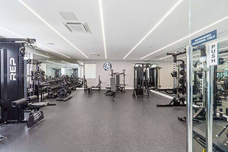 Community amenities in , Dania Beach (Image 30).