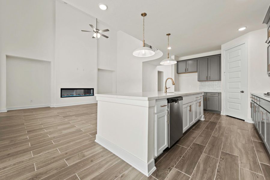 Representative image. Features, specifications, selections and colors may vary.