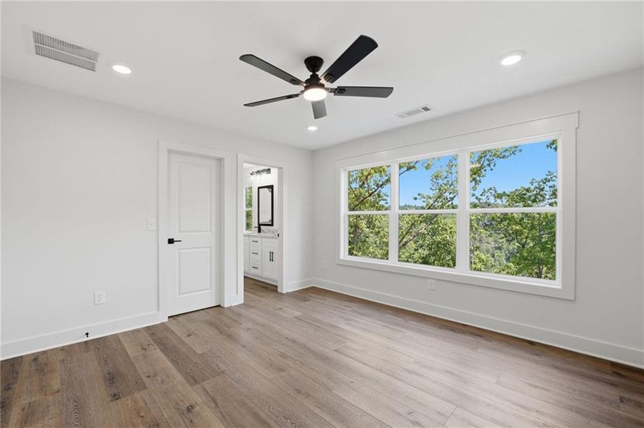 Spacious, unfurnished interior of a new home in , Ranger (Image 37).
