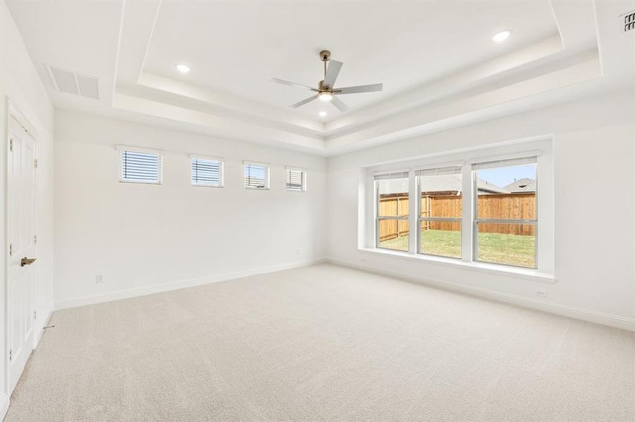 Spacious, unfurnished interior of a new home in Terracina, Rockwall (Image 31).