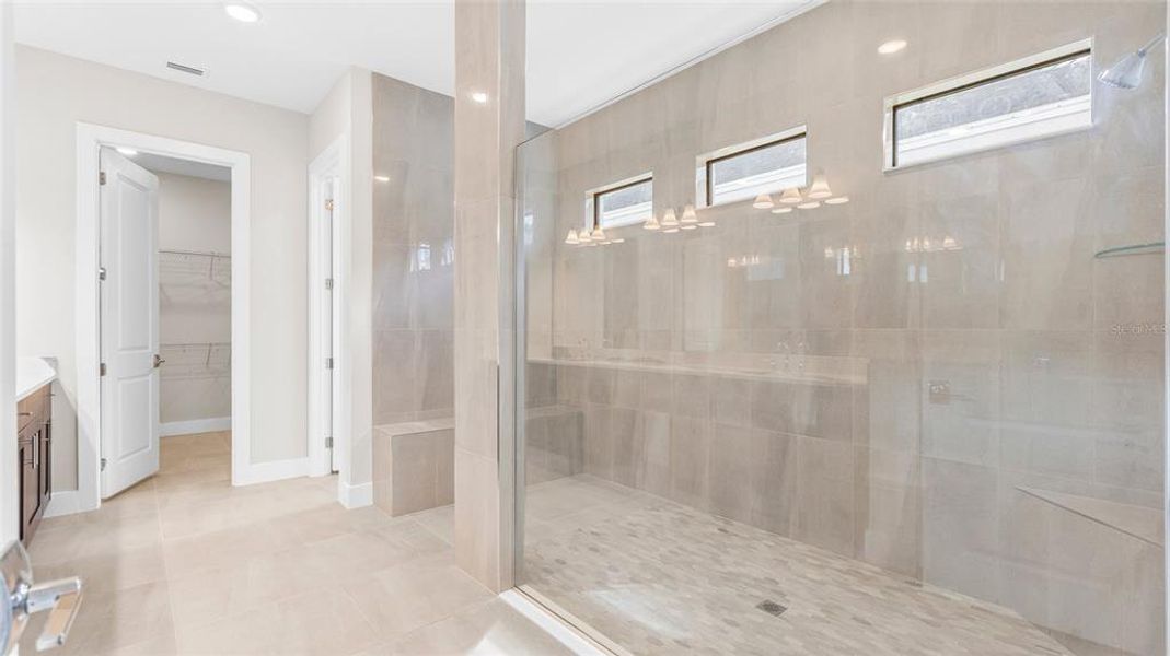 Image 31 of a home in Cresswind Lakewood Ranch.