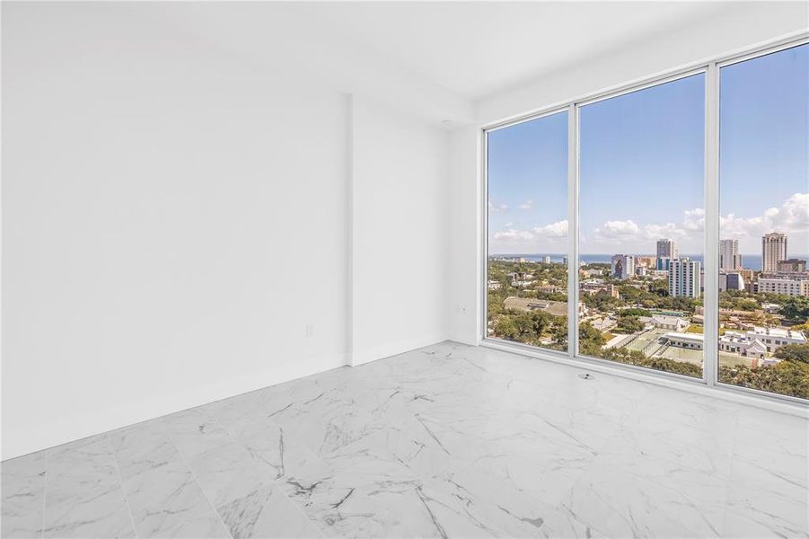 Spacious, unfurnished interior of a new home in , St. Petersburg (Image 25). Spacious, unfurnished interior of a new home in , St. Petersburg (Image 25).