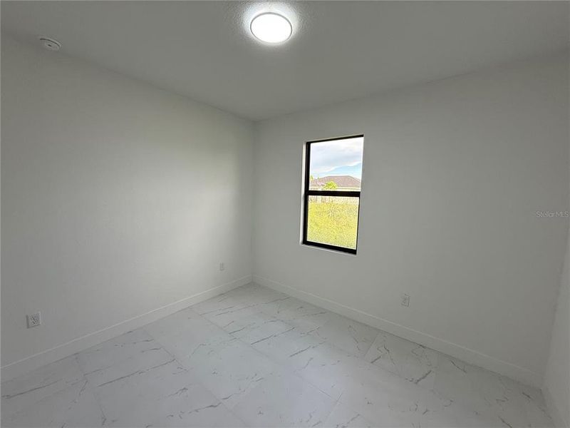 Spacious, unfurnished interior of a new home in , Lehigh Acres (Image 12).