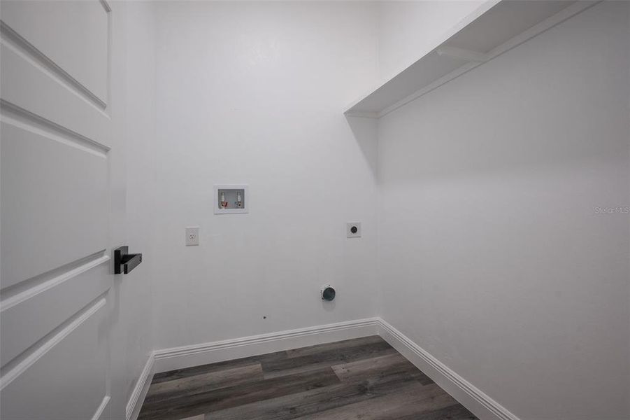 Spacious, unfurnished interior of a new home in , Williston (Image 13).