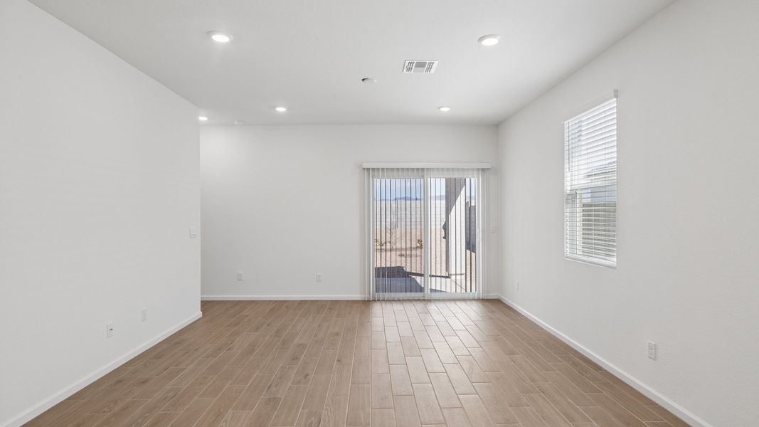 Spacious, unfurnished interior of a new home in Copper Falls, Buckeye (Image 15).