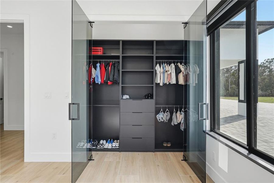 Furnished interior view inside a new home in , Spring Hill (Image 41).