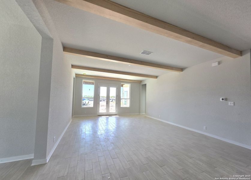 Spacious, unfurnished interior of a new home in The Heritage at Saddlebrook Ranch 70's, Schertz (Image 15).
