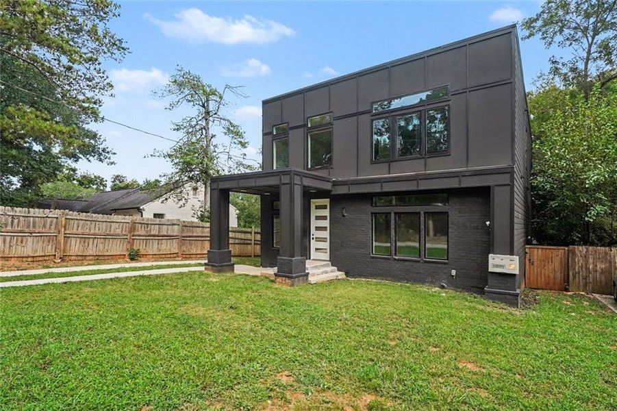 Exterior details and patio area of a home in , Decatur (Image 3).