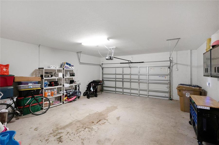 Spacious, unfurnished interior of a new home in , St. Cloud (Image 19).