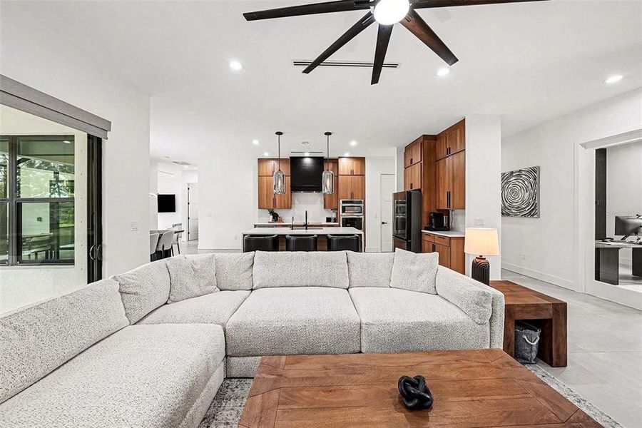 Furnished interior view inside a new home in , Lutz (Image 18).