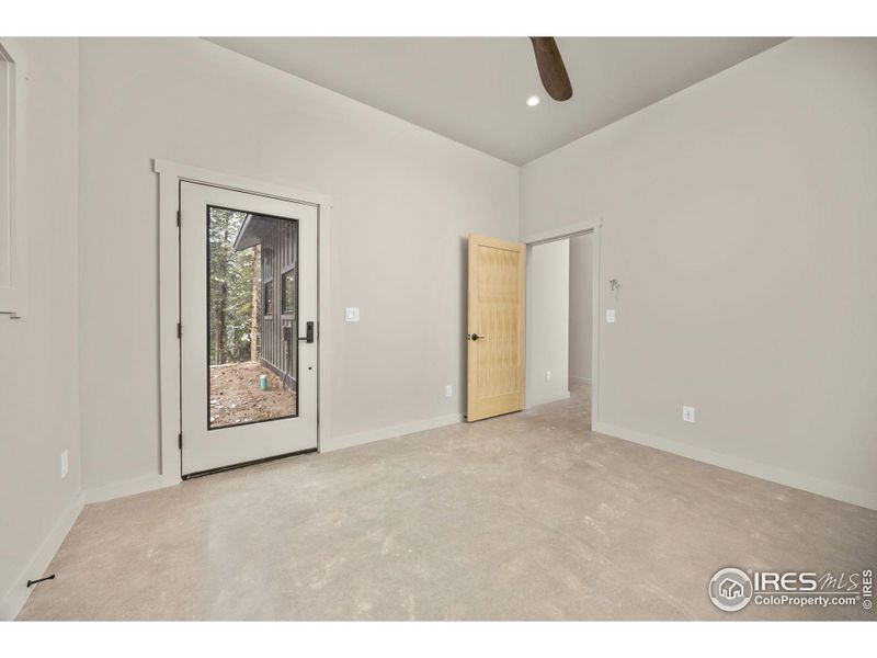 Flex room with exterior door - perfect for work from home profession that needs a separate entrance Flex room with exterior door - perfect for work from home profession that needs a separate entrance