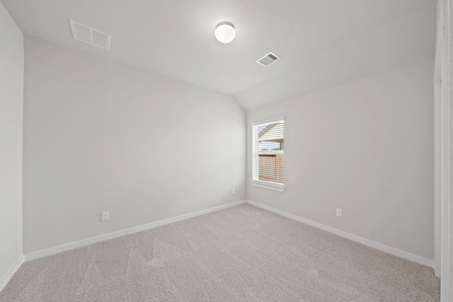 Spacious, unfurnished interior of a new home in Briarwood Crossing, Rosenberg (Image 12).
