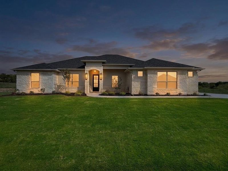 Exterior details and patio area of a home in , Glen Rose (Image 3).