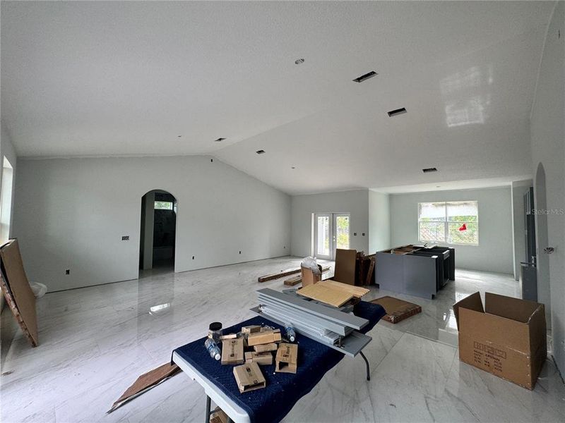 Spacious, unfurnished interior of a new home in , Ocala (Image 24).