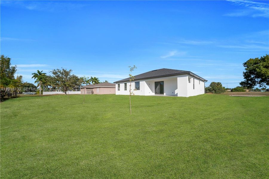 Exterior details and patio area of a home in , Cape Coral (Image 3).