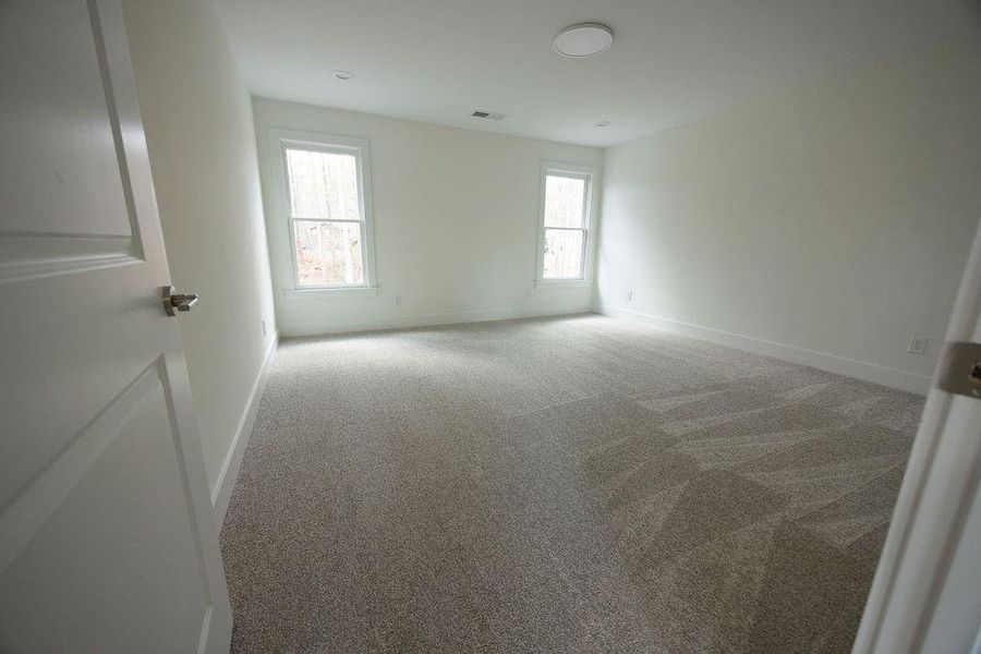 Spacious, unfurnished interior of a new home in , Atlanta (Image 42).