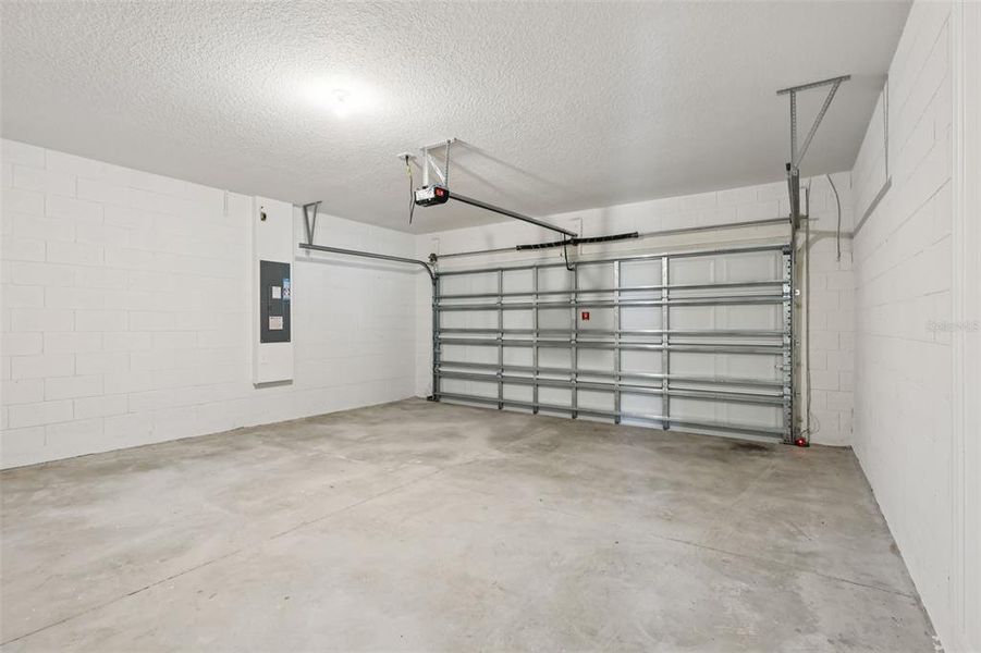 Spacious, unfurnished interior of a new home in Lake Deer Estates - Signature Series, Poinciana (Image 32).