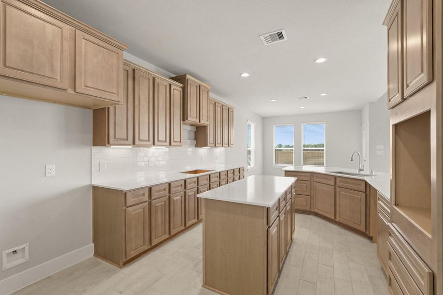 Furnished interior view inside a new home in Briarwood Crossing, Rosenberg (Image 11).