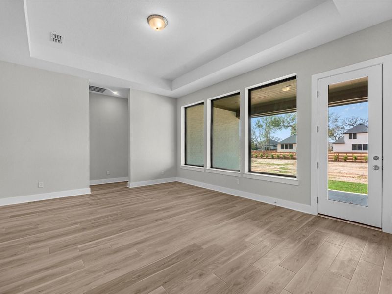 Spacious, unfurnished interior of a new home in , Fulshear (Image 27).