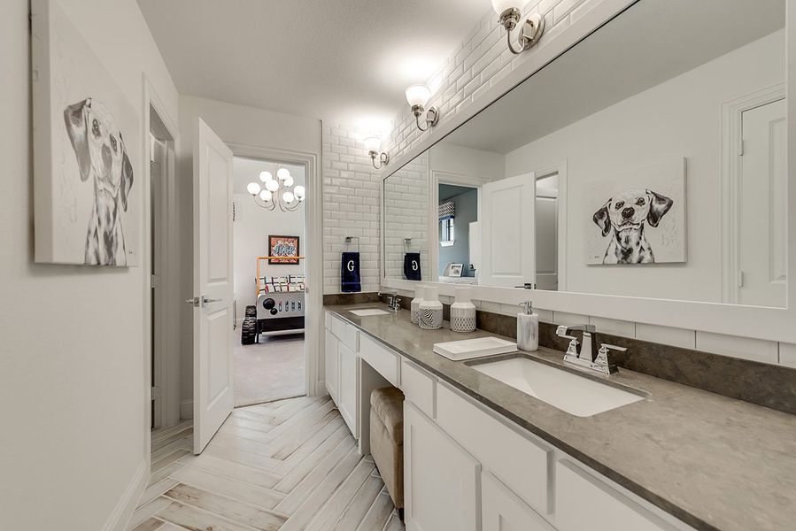 Representative furnished interior of a home built from the Grand Heritage by Grand Homes in Grand Oaks, Celina (Image 25).