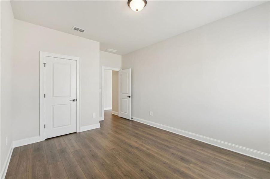Spacious, unfurnished interior of a new home in River Pointe, Monroe (Image 40).