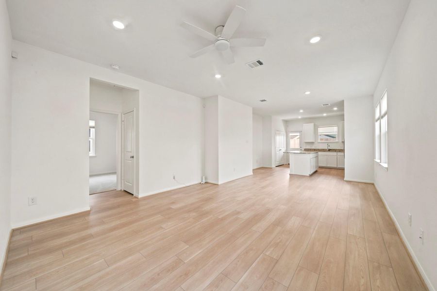 Spacious, unfurnished interior of a new home in Mason Woods, Cypress (Image 14). Spacious, unfurnished interior of a new home in Mason Woods, Cypress (Image 14).