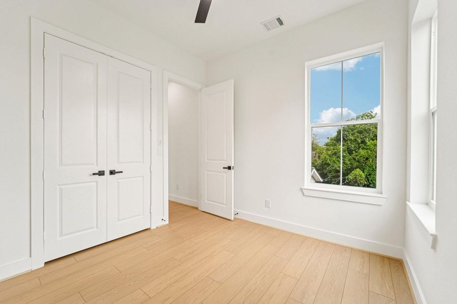 Spacious, unfurnished interior of a new home in , Houston (Image 29).