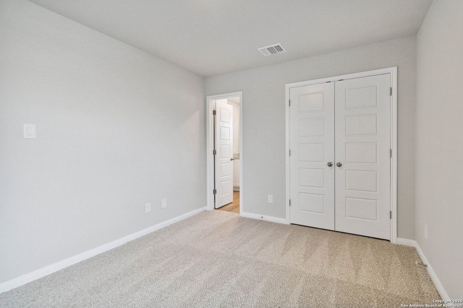 Spacious, unfurnished interior of a new home in , Converse (Image 27).