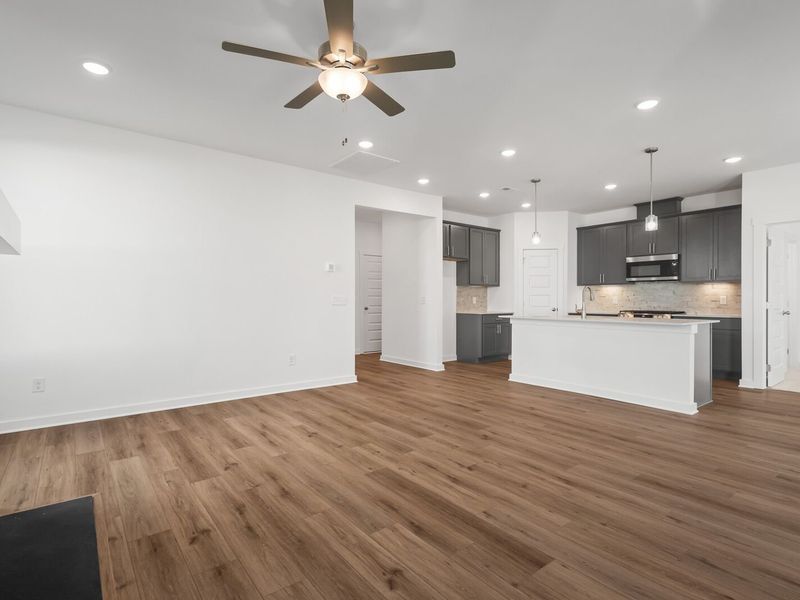 Spacious, unfurnished interior of a new home in Sage Farms, White House (Image 30).