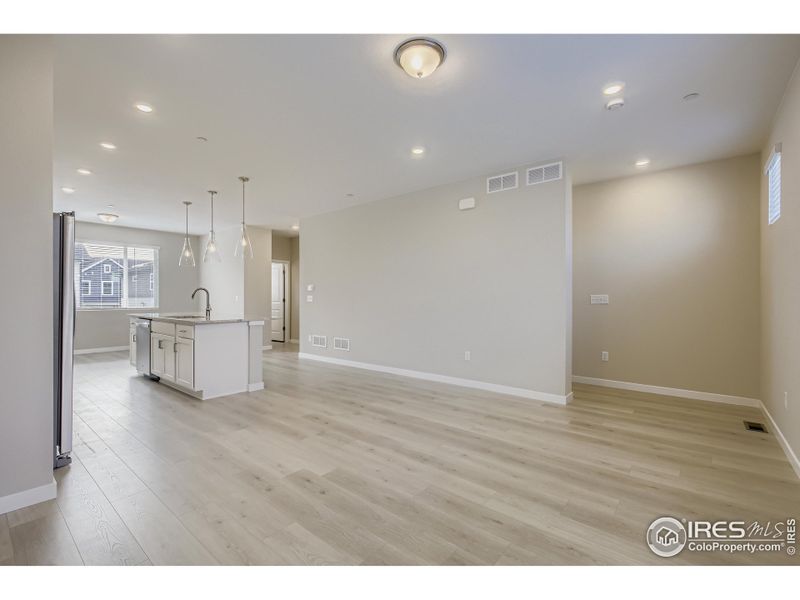 Spacious, unfurnished interior of a new home in , Fort Collins (Image 20).